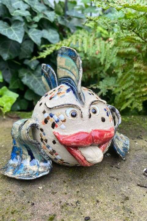 Freche Fische klein – handgetöpferte Keramik von Antjes Keramik