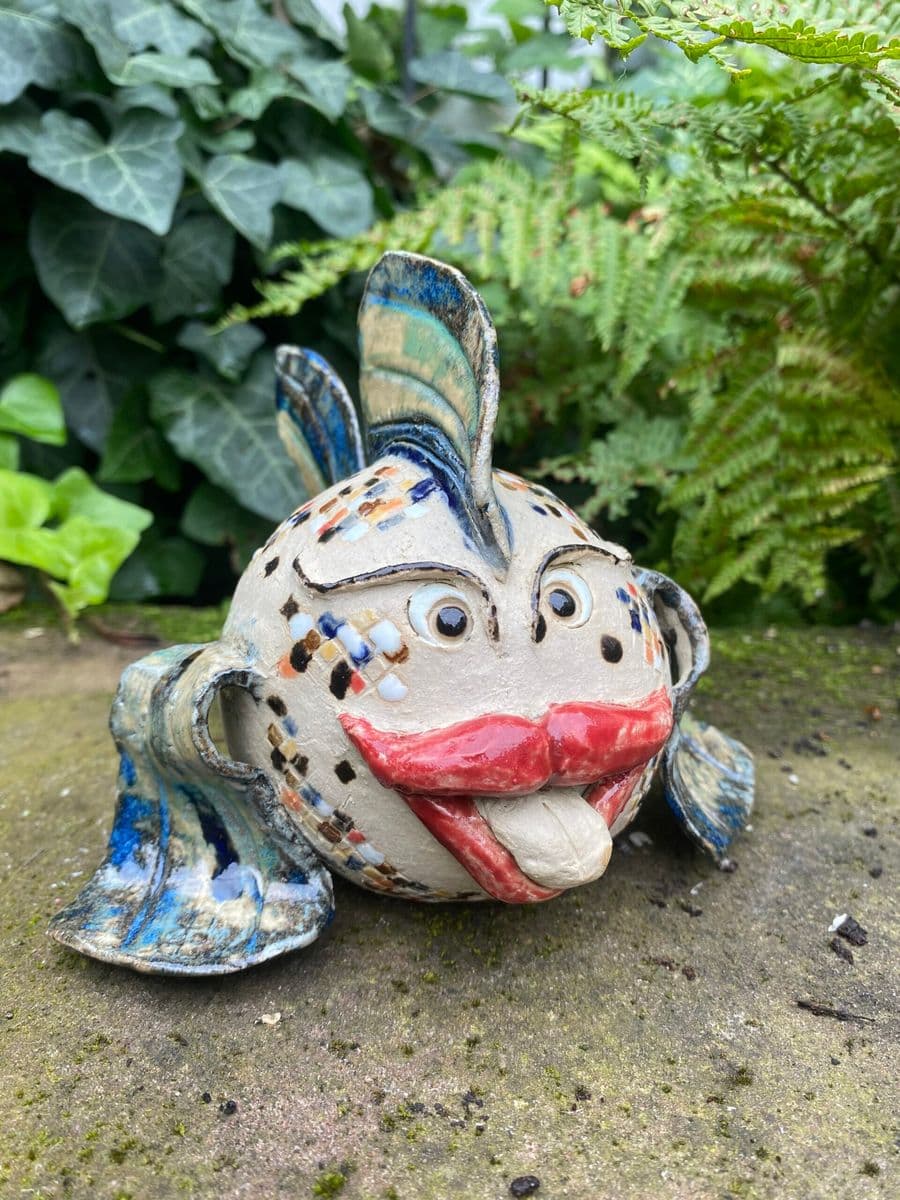 Freche Fische klein – handgetöpferte Keramik von Antjes Keramik
