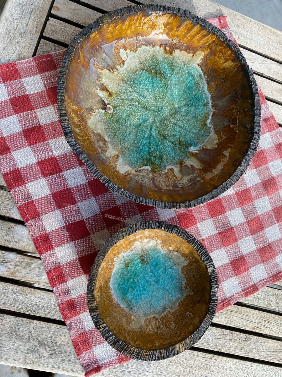 Schale BLATT – handgetöpferte Keramik von Antjes Keramik